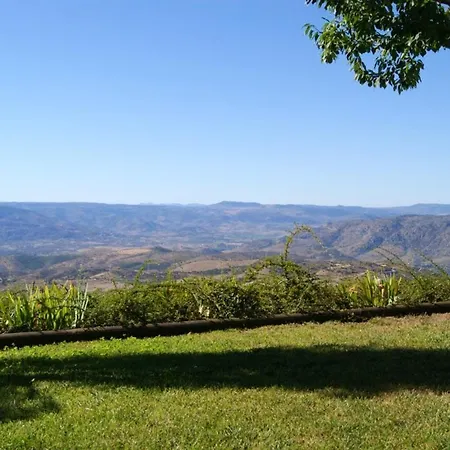 With 3 Bedrooms In With Wonderful Mountain View Shared Pool And Enclosed Garden * Torre De Moncorvo